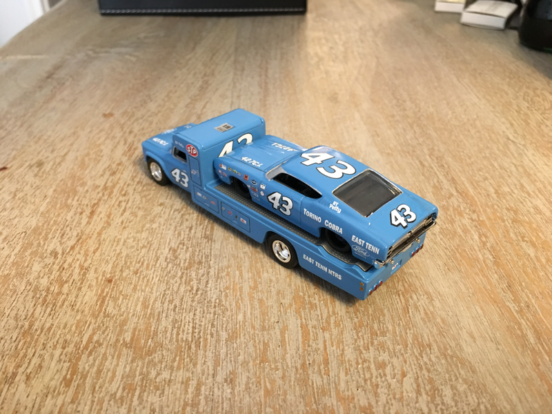 Illustration for article titled LaLD Car Week: 1969 Team Petty Transport